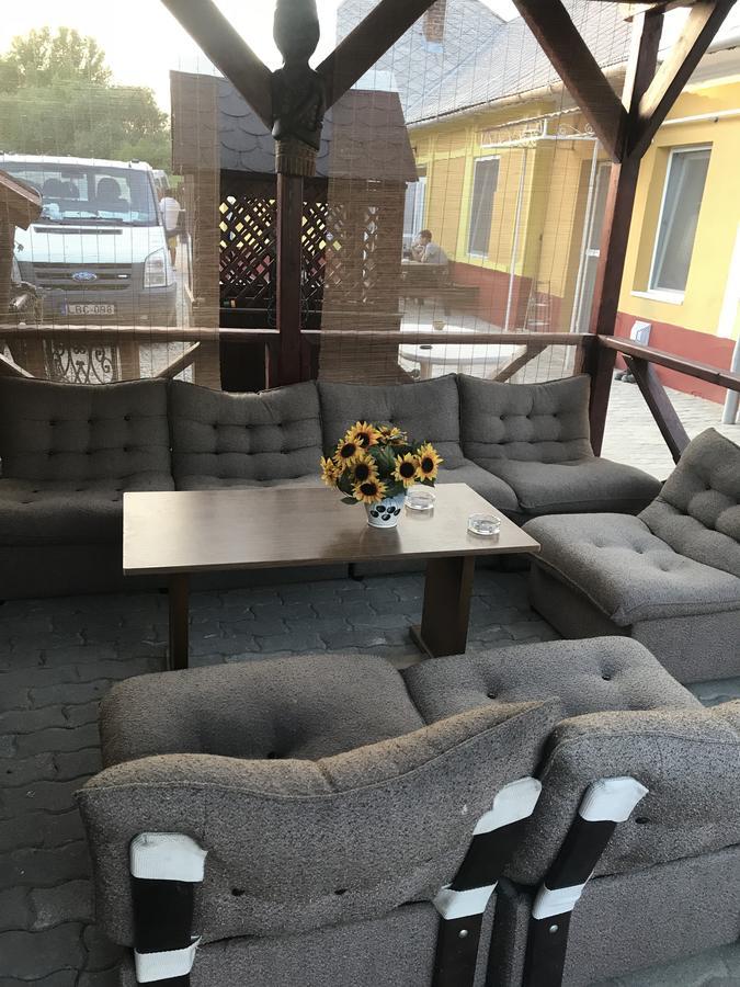 Edit Vendeghaz Tiszaujvaros Bagian luar foto